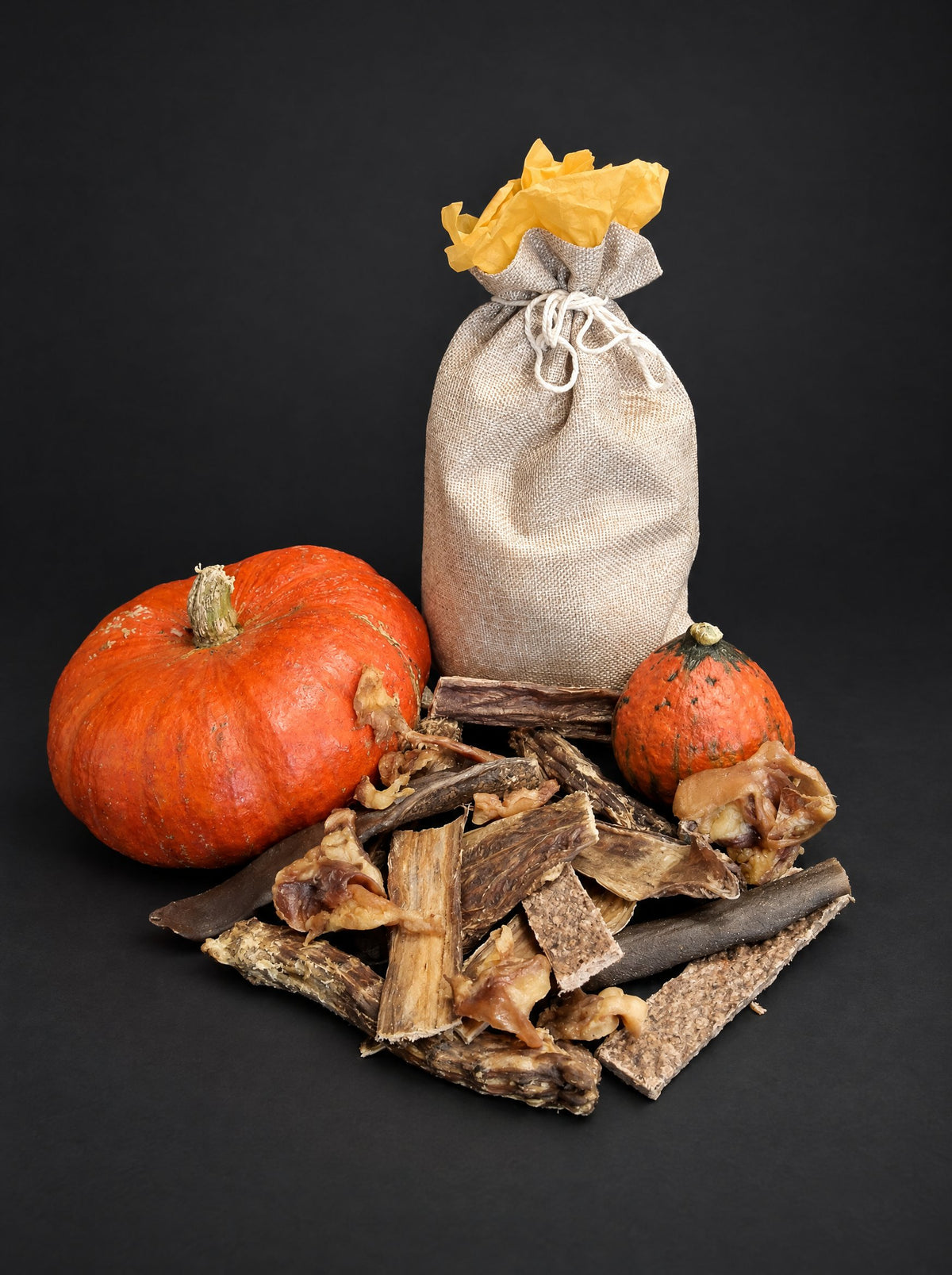 Box mastication Halloween petit chien : sac en jute et friandises naturelles